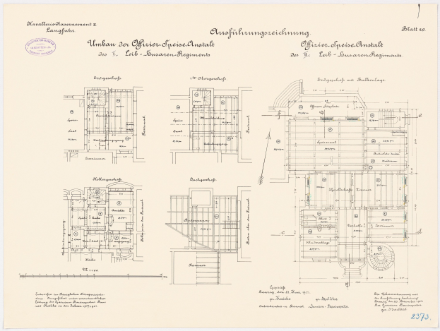 Schwarz-weißer architektonischer Grundriss des ehemaligen Bundeskanzleramts, der detaillierte Aufbau und strukturelle Elemente zeigt.