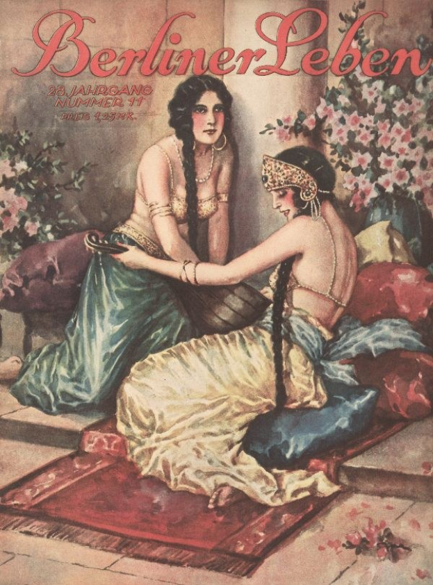 Plakat mit zwei Frauen auf einem Bett umgeben von Kissen und Topfpflanzen, mit der Aufschrift "Berliner Leben Magazin-Cover aus Oktober 1931" oben.