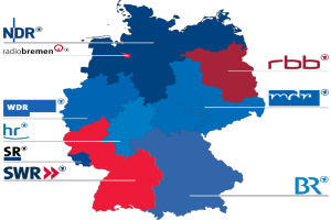 Eine Deutschlandkarte mit hervorhebenden Provinzen in Rot und Blau, die die Ergebnisse der Wahl von 2016 zeigt, einschließlich der Namen der Kandidaten und des Wahldatums.