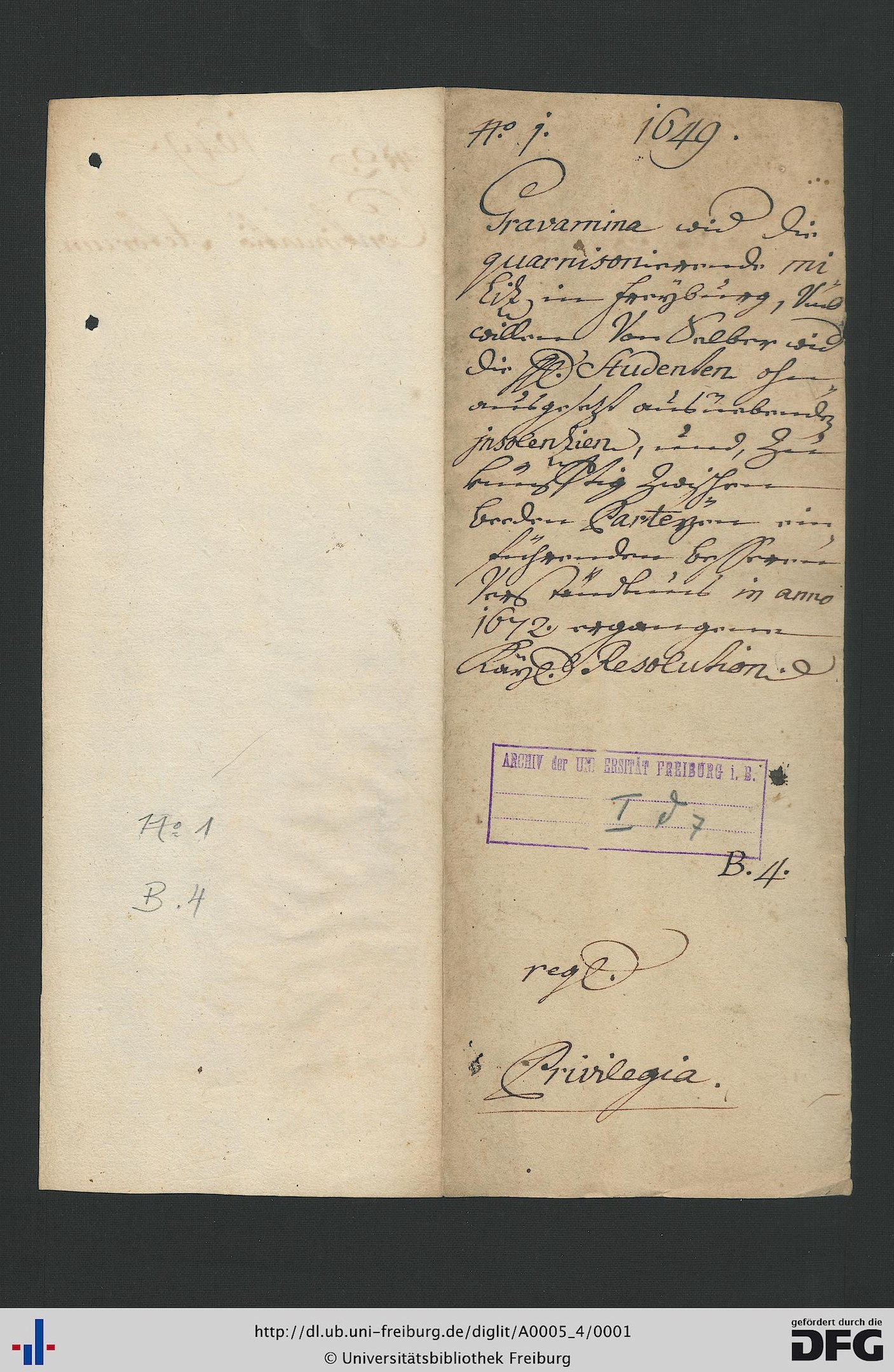Offenes Buch mit handgeschriebener Text auf altem Papier, das Wasserzeichen aufweist, wahrscheinlich ein Dokument aus der Bundesrepublik Deutschland.